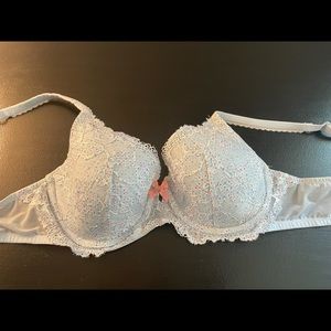 34D Victoria secret bra